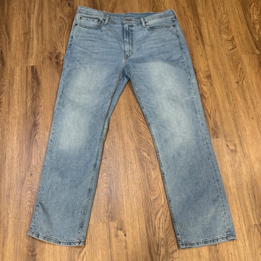 Levis 514 Straight Fit Jeans Mens 38x32 Light Wash Blue Denim Pants 00514-0385